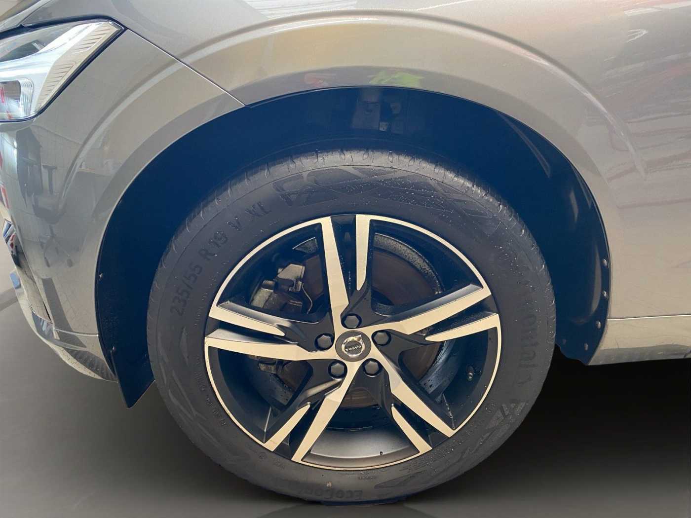 Volvo  B4 (Diesel)- R Design ACC AUT Kam. Navi 360