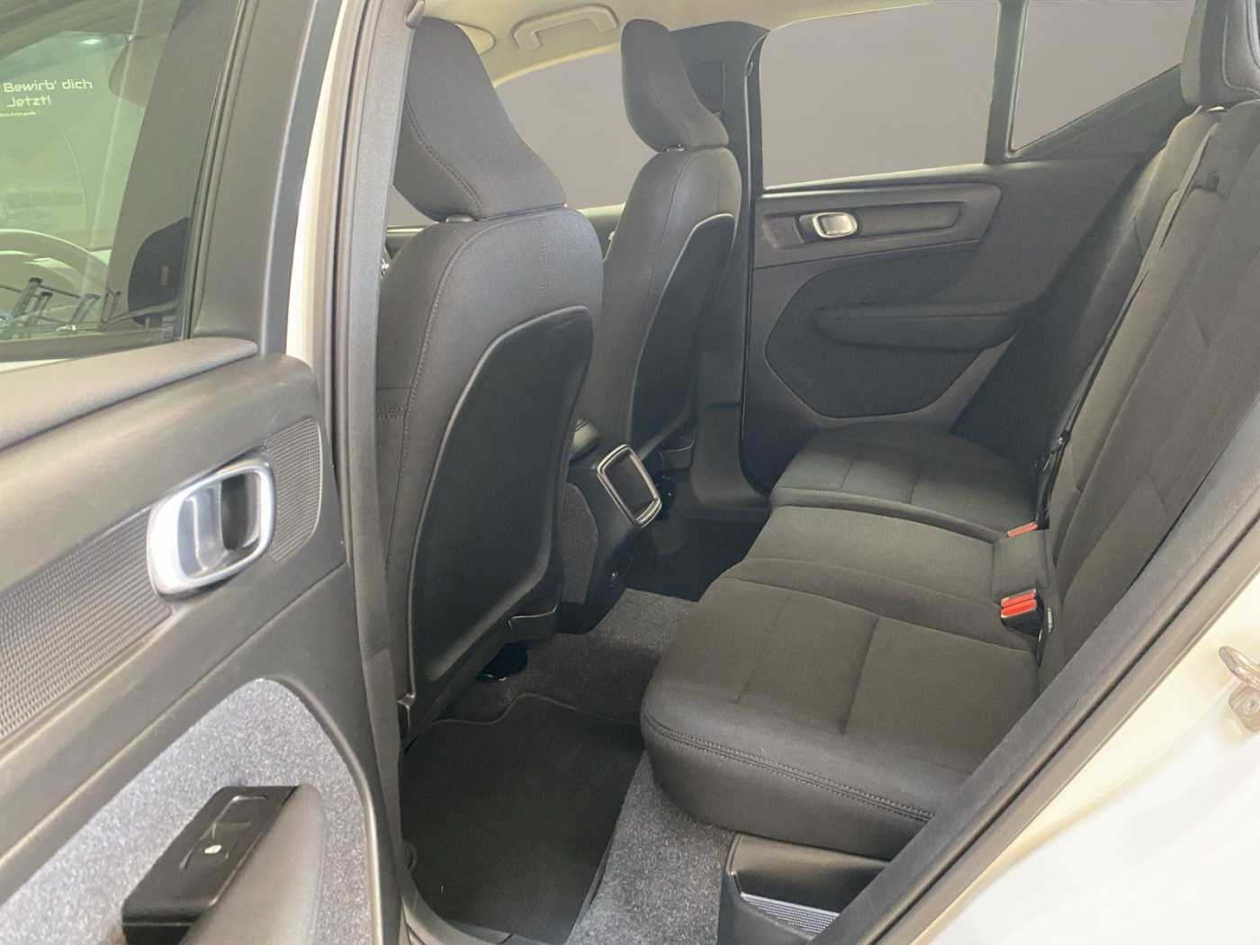 Volvo  T3 Momentum Core AUT Kam. Navi Virtual LED