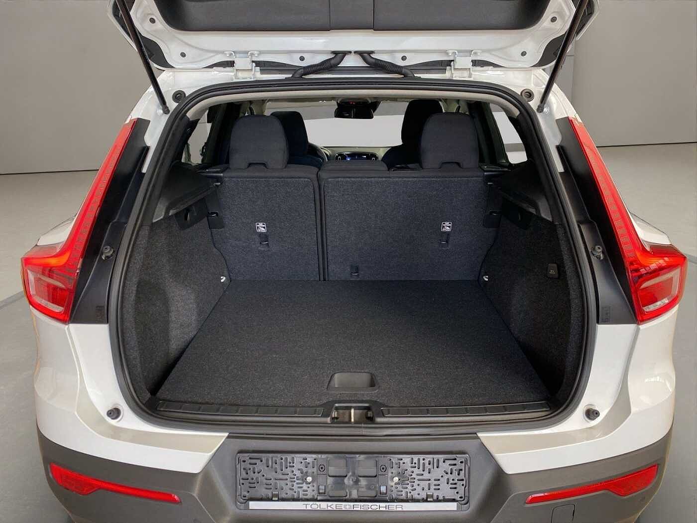 Volvo  T3 Momentum Core AUT Kam. Navi Virtual LED