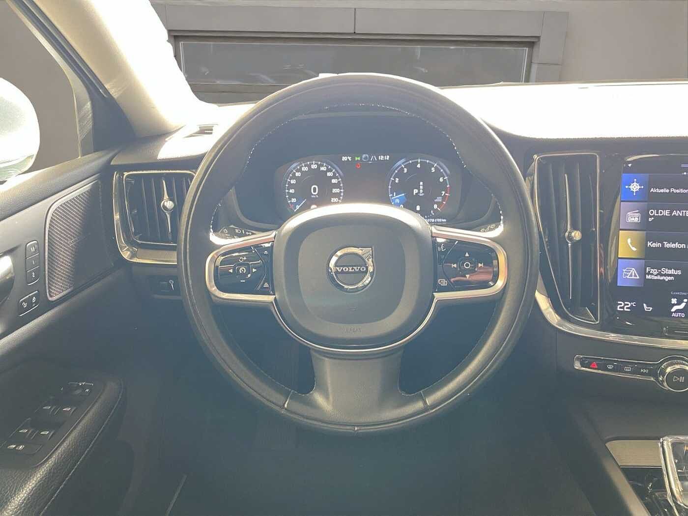 Volvo Kombi B4 Inscription ACC AHK AUT Kam. Leder