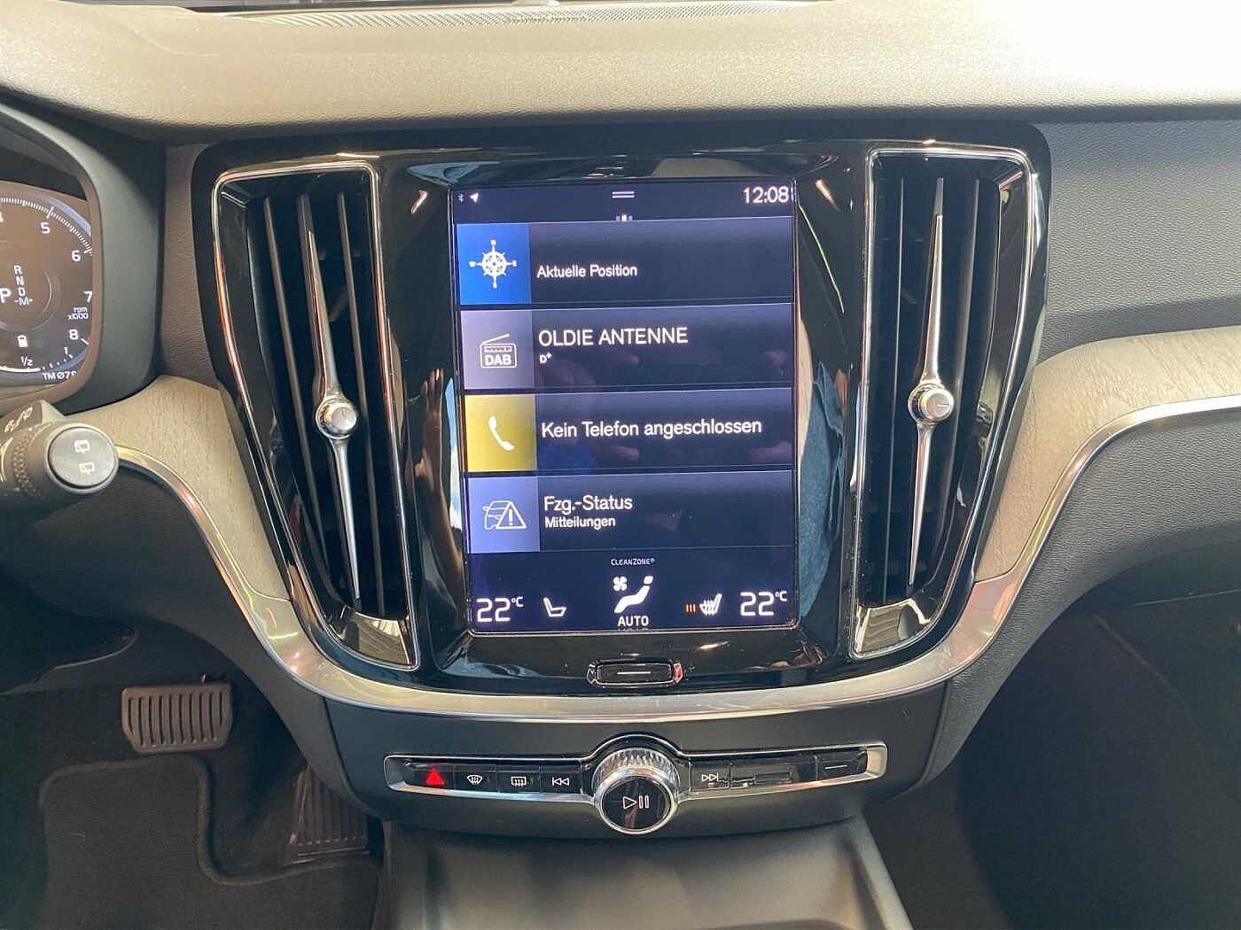 Volvo Kombi B4 Inscription ACC AHK AUT Kam. Leder