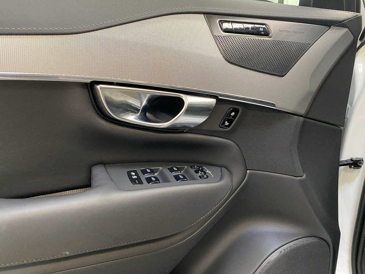 Volvo T8 Twin Engine (E6e) Plus Bright Recharge