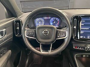 Volvo  T3- R Design AHK AUT Kam. Navi Virtual LED