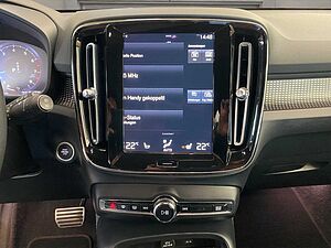 Volvo  T3- R Design AHK AUT Kam. Navi Virtual LED