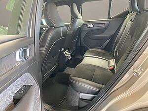 Volvo  T3- R Design AHK AUT Kam. Navi Virtual LED