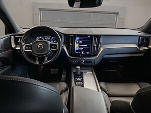 Volvo  B4 (Diesel)- R Design ACC AUT Kam. Navi 360