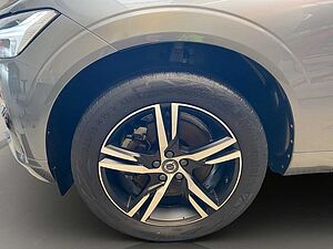 Volvo  B4 (Diesel)- R Design ACC AUT Kam. Navi 360