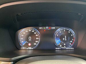 Volvo Kombi B4 Inscription ACC AHK AUT Kam. Leder