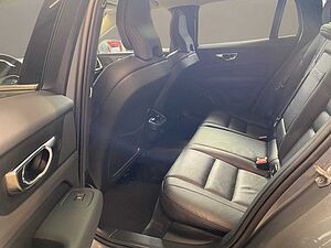 Volvo Kombi B4 Inscription ACC AHK AUT Kam. Leder