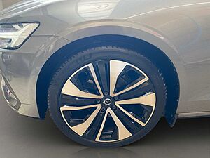 Volvo Kombi B4 Inscription ACC AHK AUT Kam. Leder