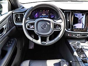 Volvo  Plus Dark B5 AWD Benzin Harman&Kardon+Lenkradhzg. +360Grad*Kamera+Pano+Standhzg.