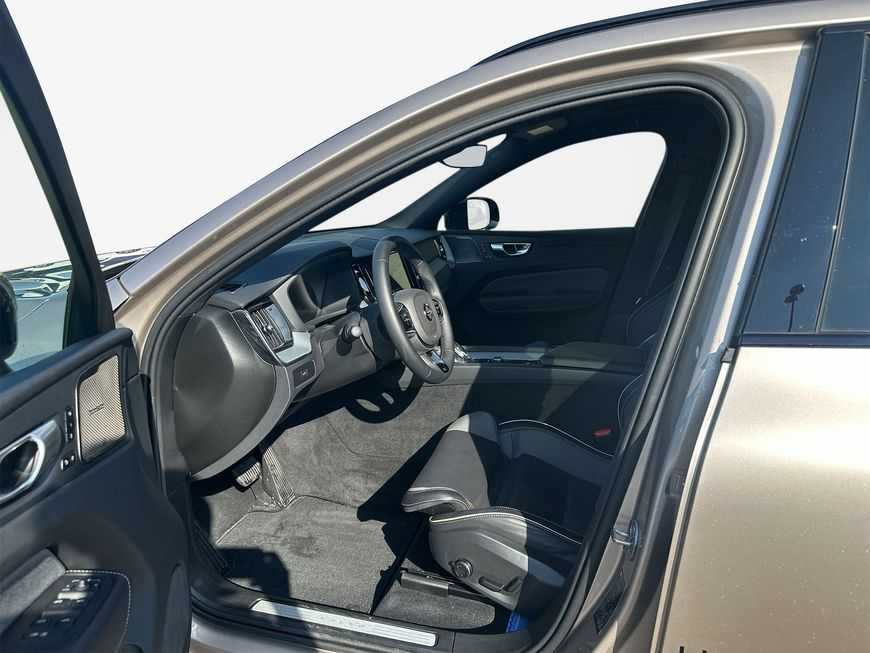 Volvo  B4 D AWD
