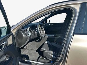Volvo  B4 D AWD