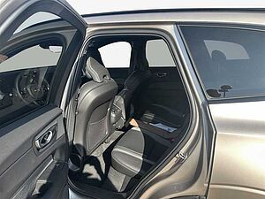 Volvo  B4 D AWD