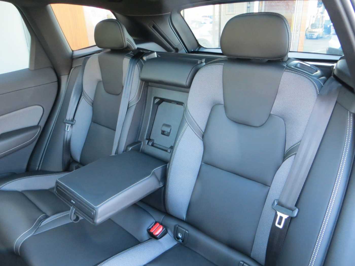 Volvo  T6 AWD Plus Black Edition ACC BLIS H&K GSD