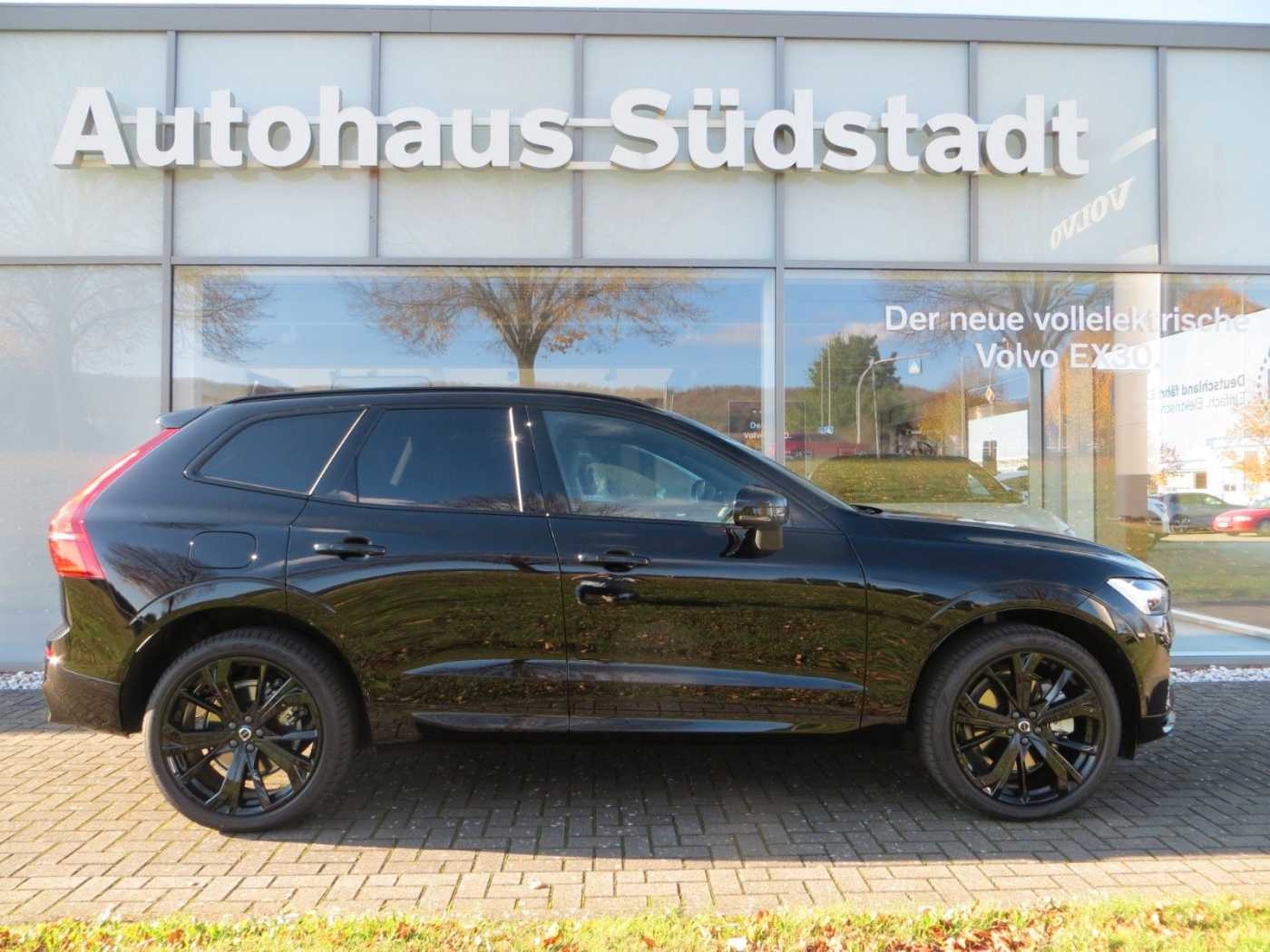 Volvo  T6 AWD Plus Black Edition ACC BLIS H&K GSD