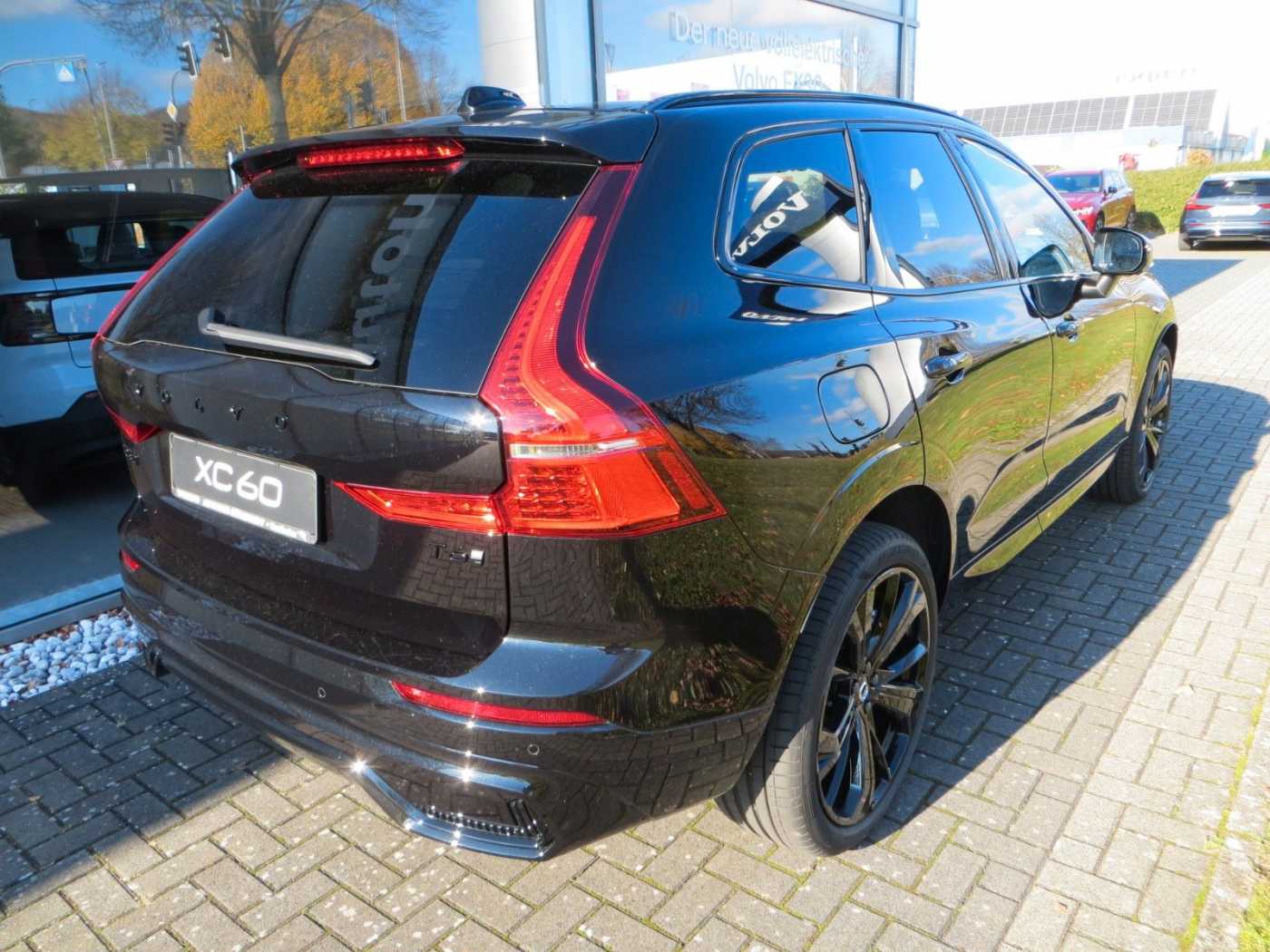 Volvo  T6 AWD Plus Black Edition ACC BLIS H&K GSD