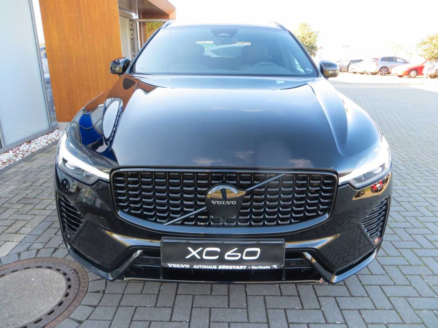 Volvo  T6 AWD Plus Black Edition ACC BLIS H&K GSD