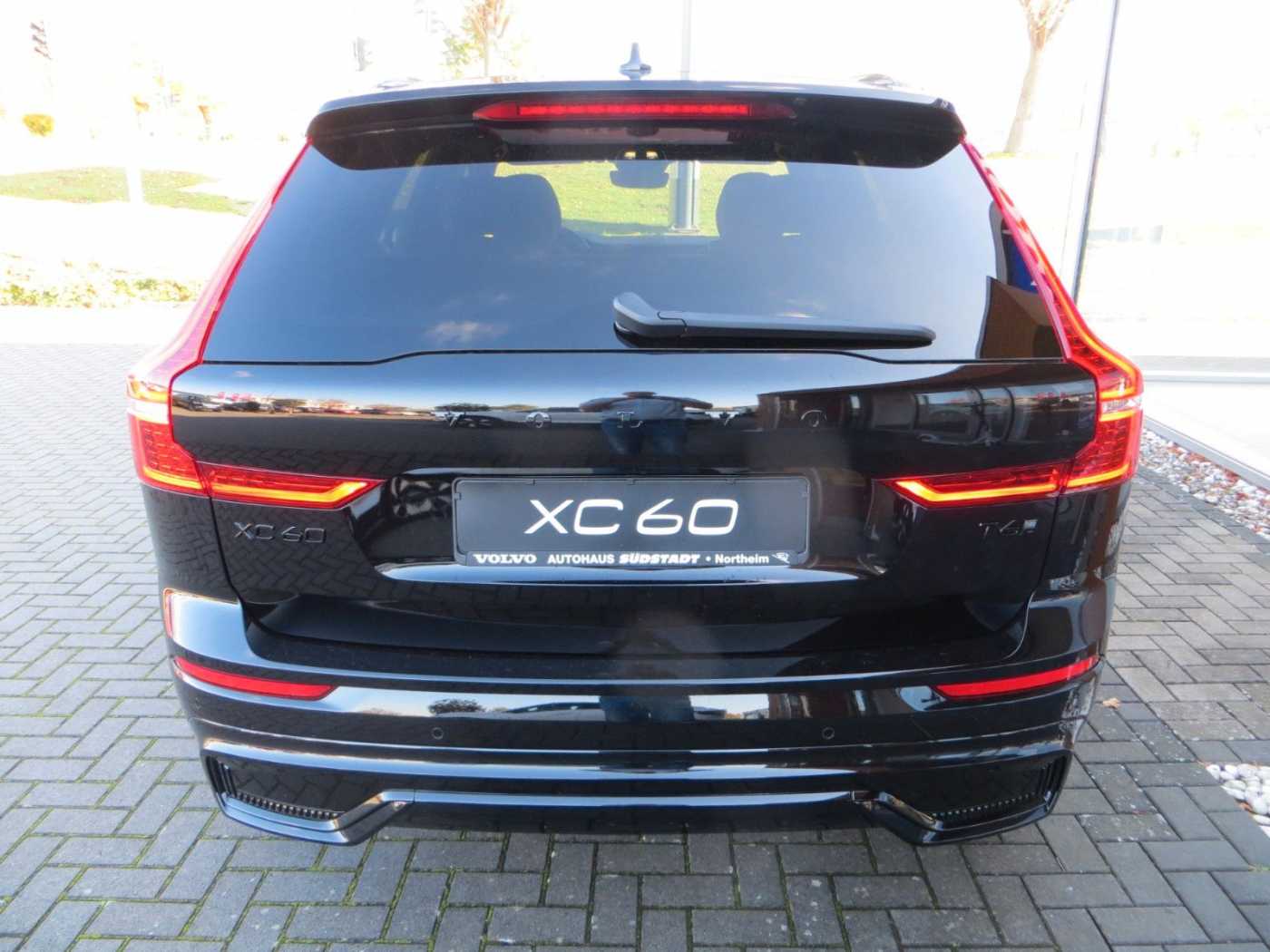 Volvo  T6 AWD Plus Black Edition ACC BLIS H&K GSD