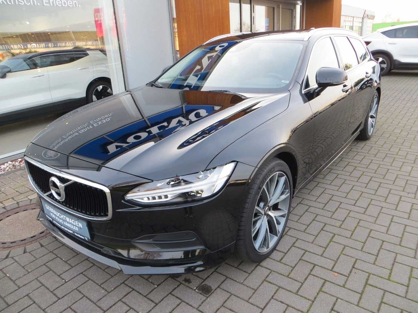 Volvo  D4 Momentum LEDER PTS R-KAM GSD