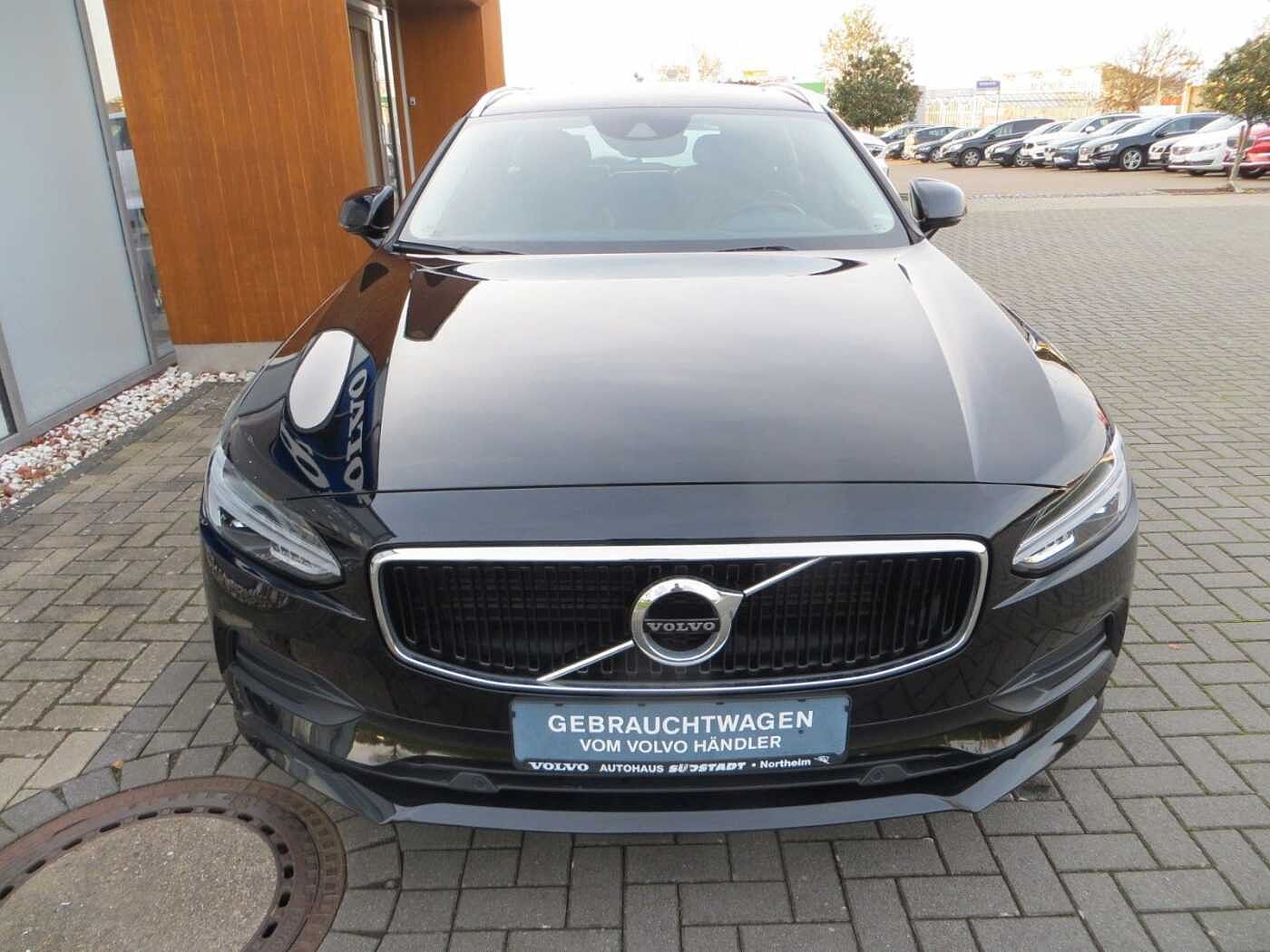 Volvo  D4 Momentum LEDER PTS R-KAM GSD