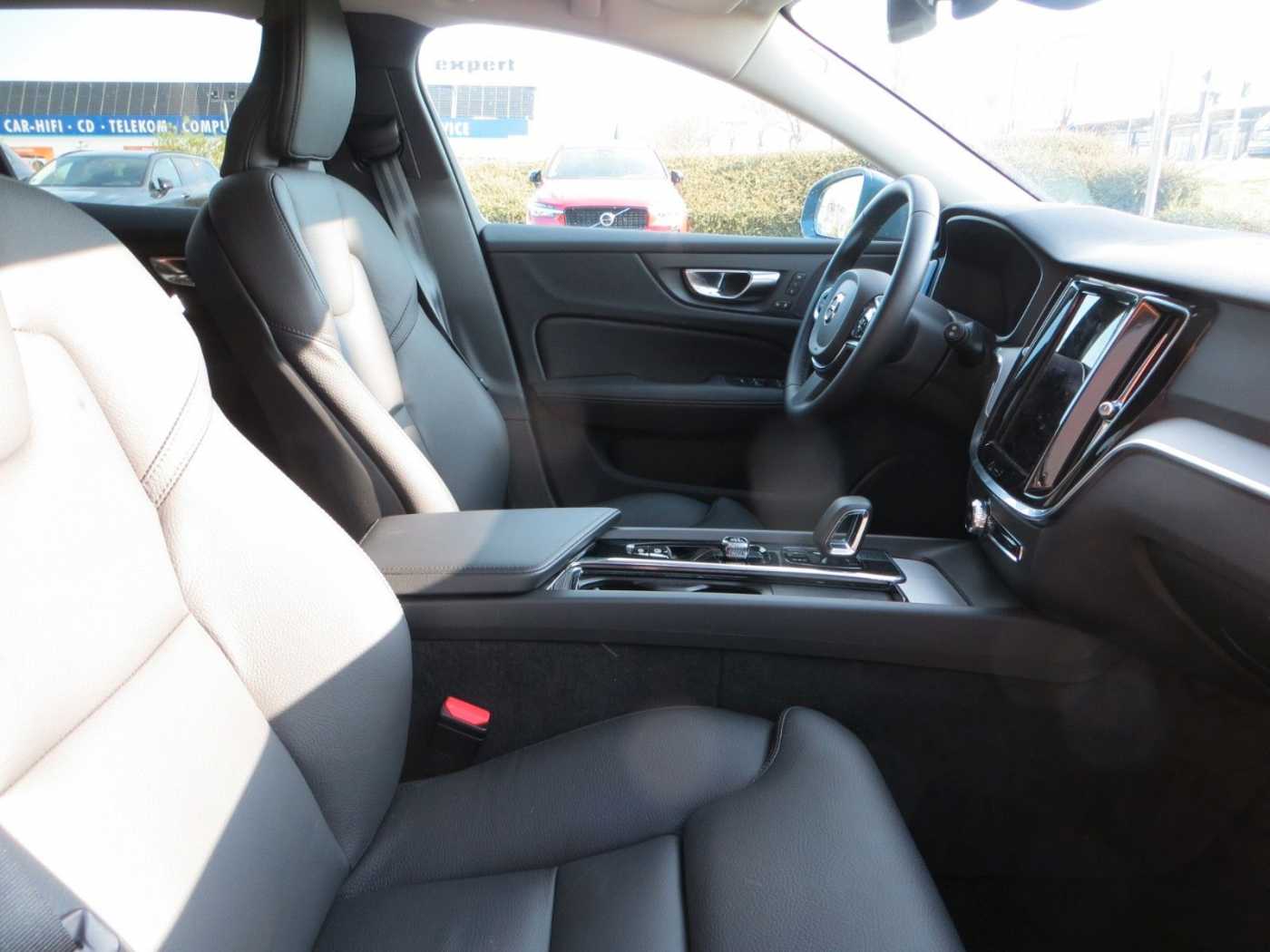 Volvo  B4 D AWD Plus Auto
