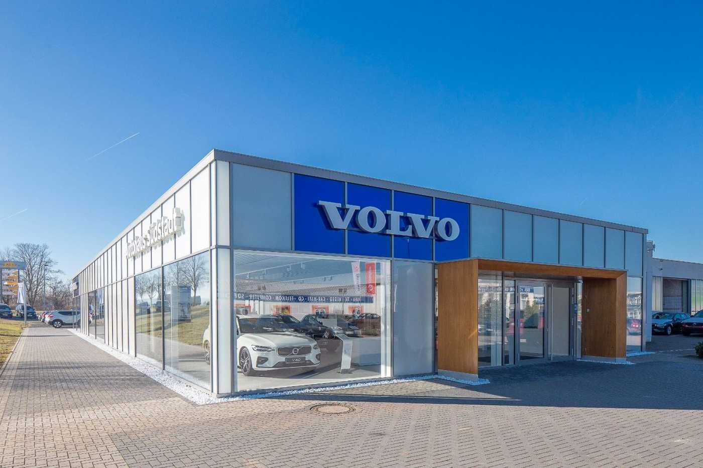 Volvo  B4 D AWD Plus Auto