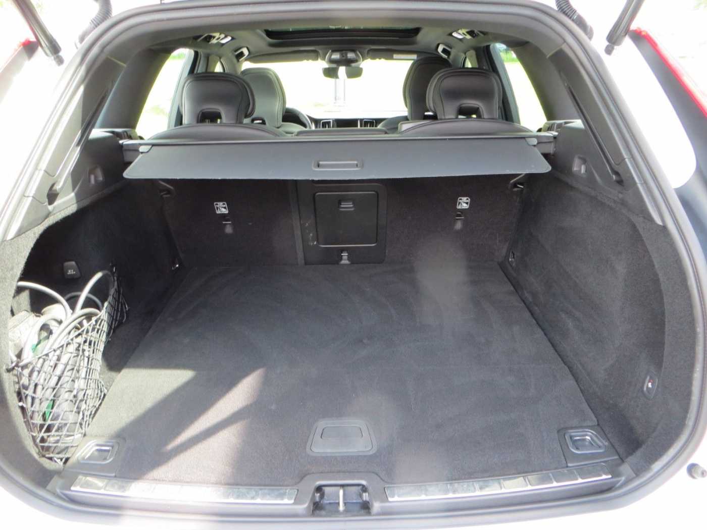 Volvo  T6 AWD Recharge R-Design ACC LM 21&apos, &apos, AHK