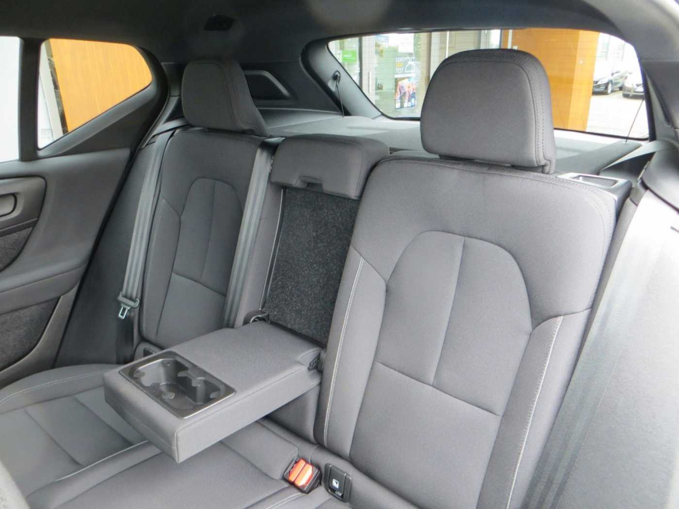 Volvo  Recharge Core SE ALL SAISONS LM 19&apos, &apos,