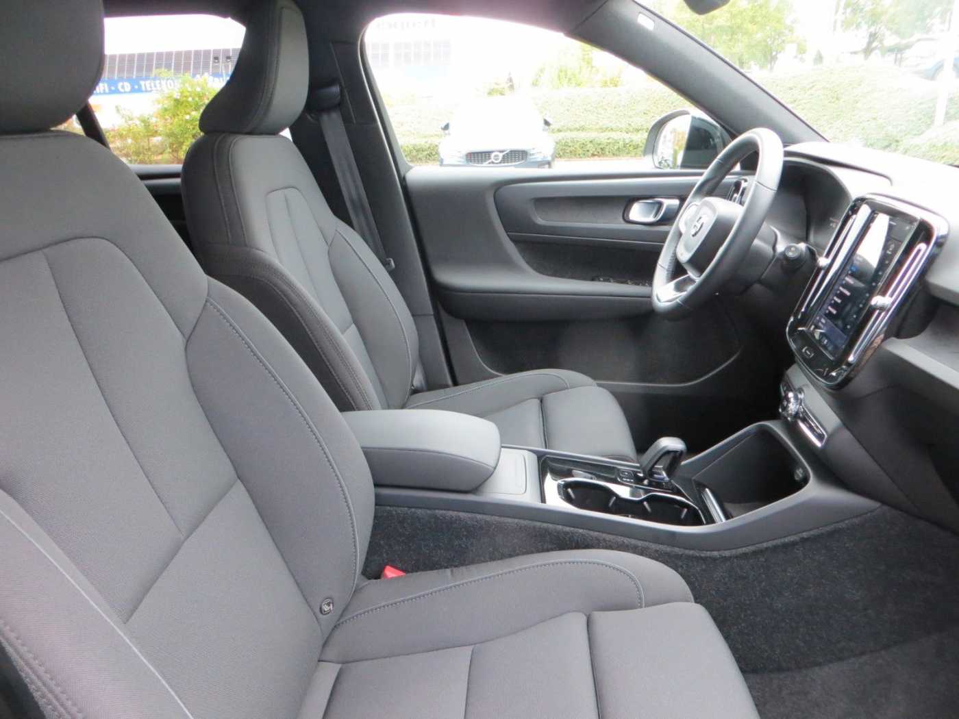 Volvo  Recharge Core SE ALL SAISONS LM 19&apos, &apos,