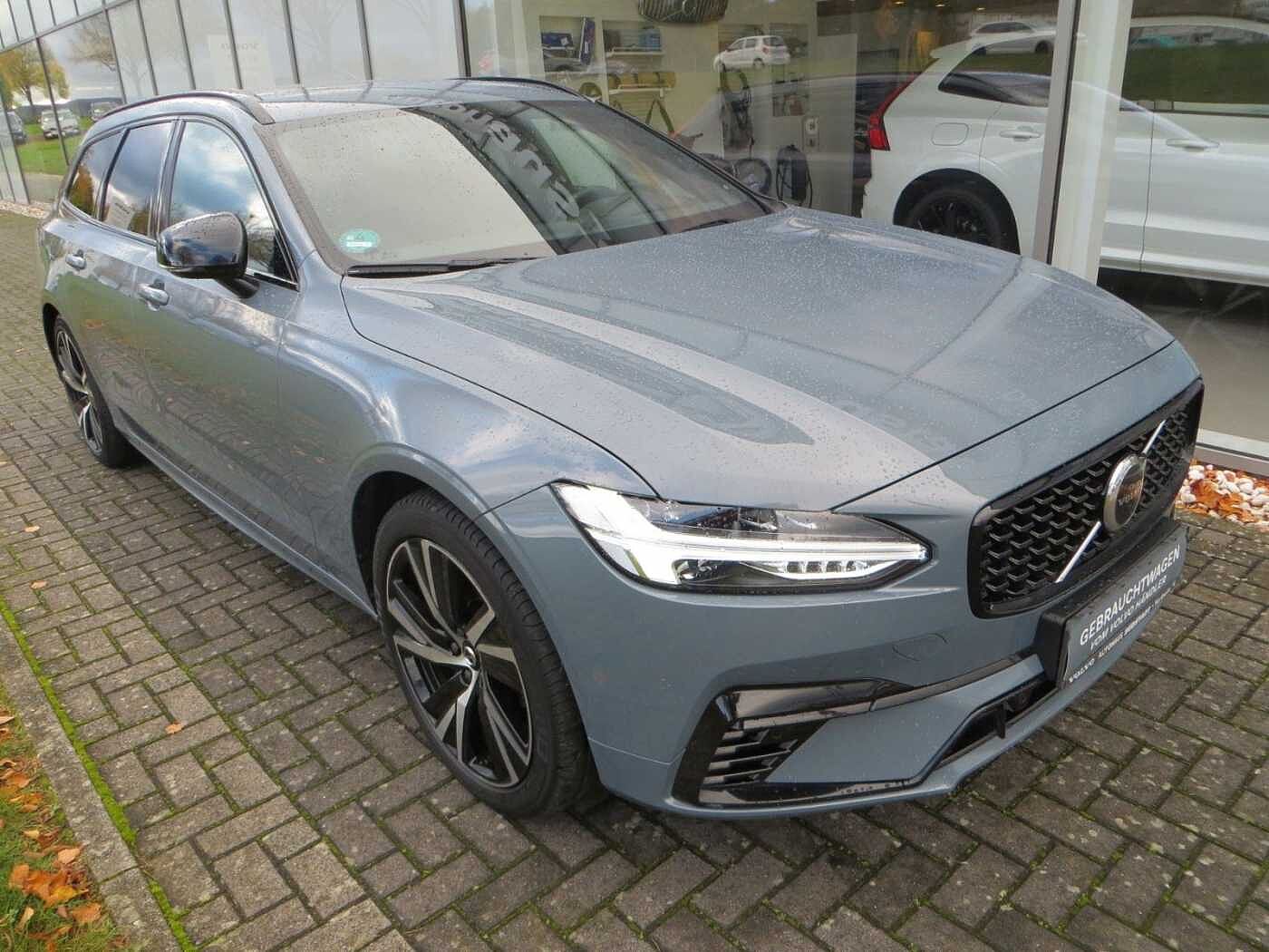 Volvo  T6 AWD Recharge Plus Dark AHK