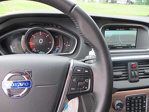 Volvo  D3 Momentum XENON NAVI STANDHZ