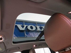 Volvo  D4 Momentum LEDER PTS R-KAM GSD