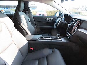 Volvo  B4 D AWD Plus Auto