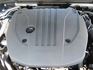 Volvo  B4 D AWD Plus Auto