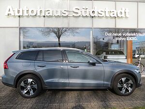 Volvo  B4 D AWD Plus Auto