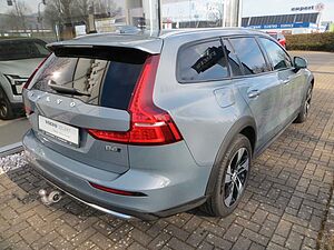 Volvo  B4 D AWD Plus Auto