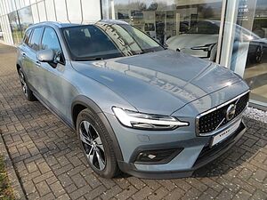 Volvo  B4 D AWD Plus Auto