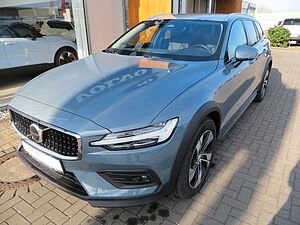 Volvo  B4 D AWD Plus Auto