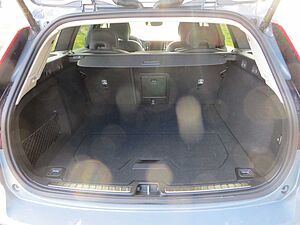 Volvo  B4 D AWD Plus Auto