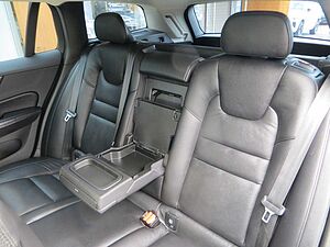Volvo  B4 D AWD Geartronic Pro