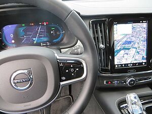 Volvo  T6 AWD Recharge Plus Dark AHK