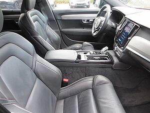 Volvo  T6 AWD Recharge Plus Dark AHK