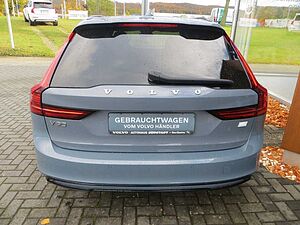 Volvo  T6 AWD Recharge Plus Dark AHK