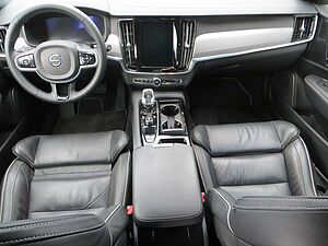 Volvo  T6 AWD Recharge Plus Dark AHK