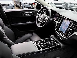 Volvo  V60 Recharge Plus, T6 AWD Plug-in Hybrid, Elektrisch/Benzin, Dark