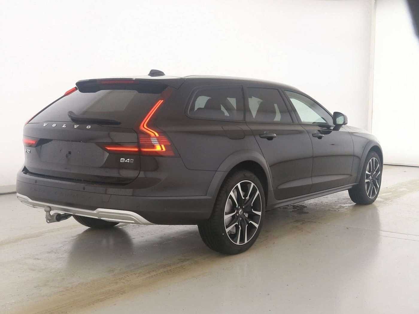 Volvo  Plus AWD*STH*360°*PANODACH*AHK