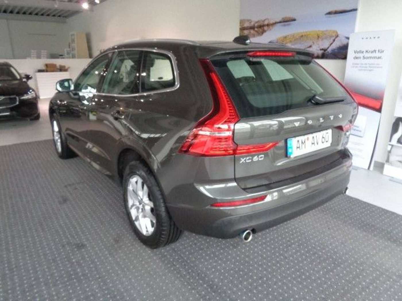 Volvo  Momentum Pro AWD*STANDHEIZUNG*BLIS*RADAR