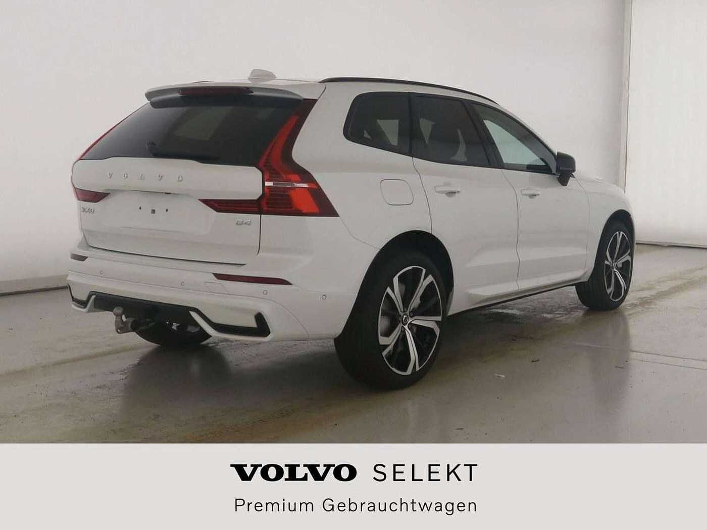 Volvo  Plus Dark*PANOSD*360°*harman*AHK*ACC*BLIS