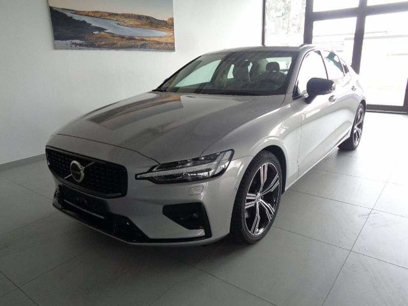 Volvo  Plus Dark*LEDER BEIGE! *ACC*SD*360°*H&K*PIXEL